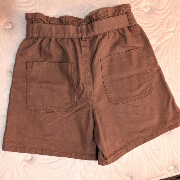 Ardene paper bag Highrise shorts - Picture 2 of 3
